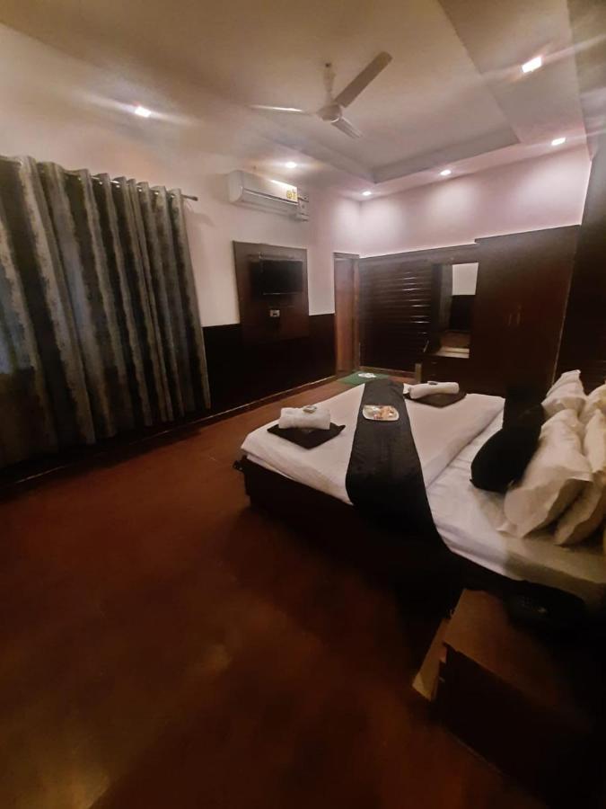 Kartikay Hotel Hisar ภายนอก รูปภาพ
