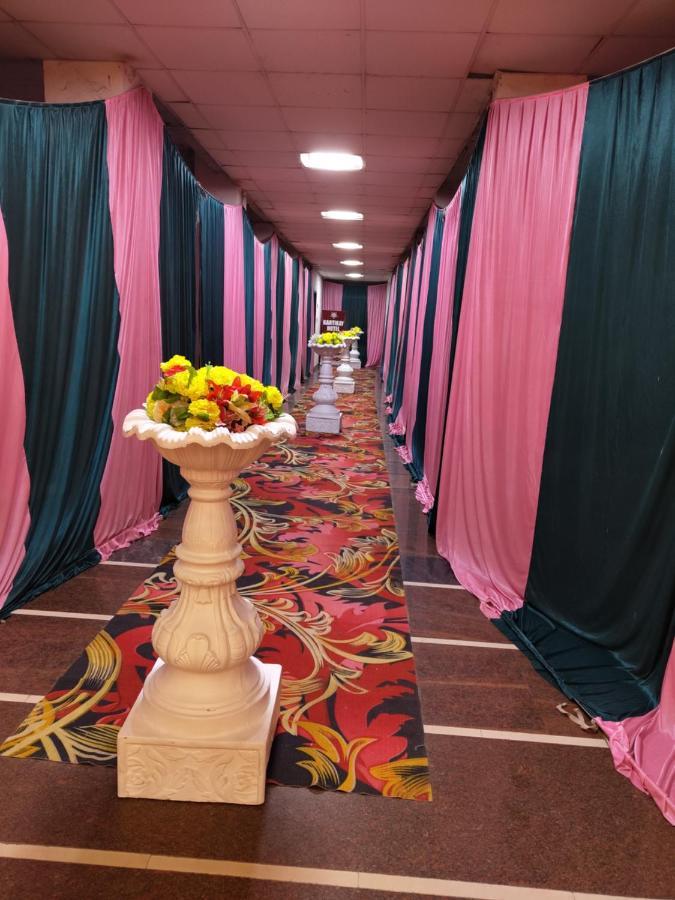 Kartikay Hotel Hisar ภายนอก รูปภาพ