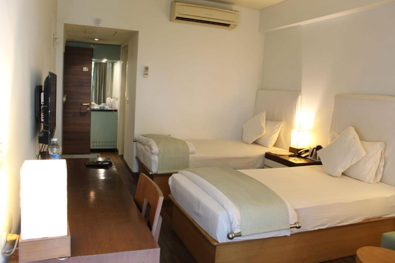 Kartikay Hotel Hisar ภายนอก รูปภาพ