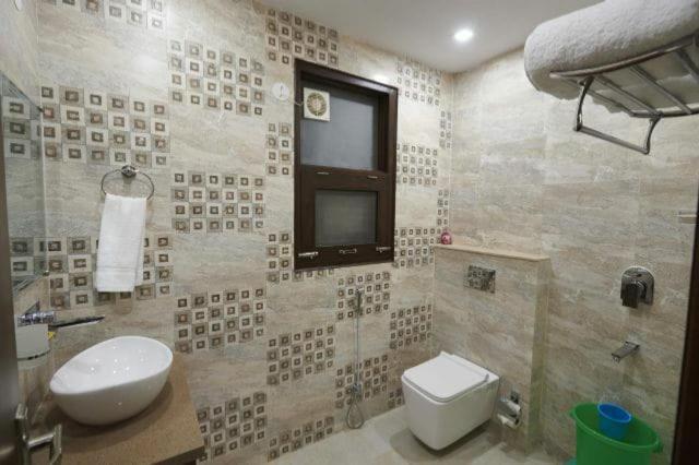 Kartikay Hotel Hisar ภายนอก รูปภาพ