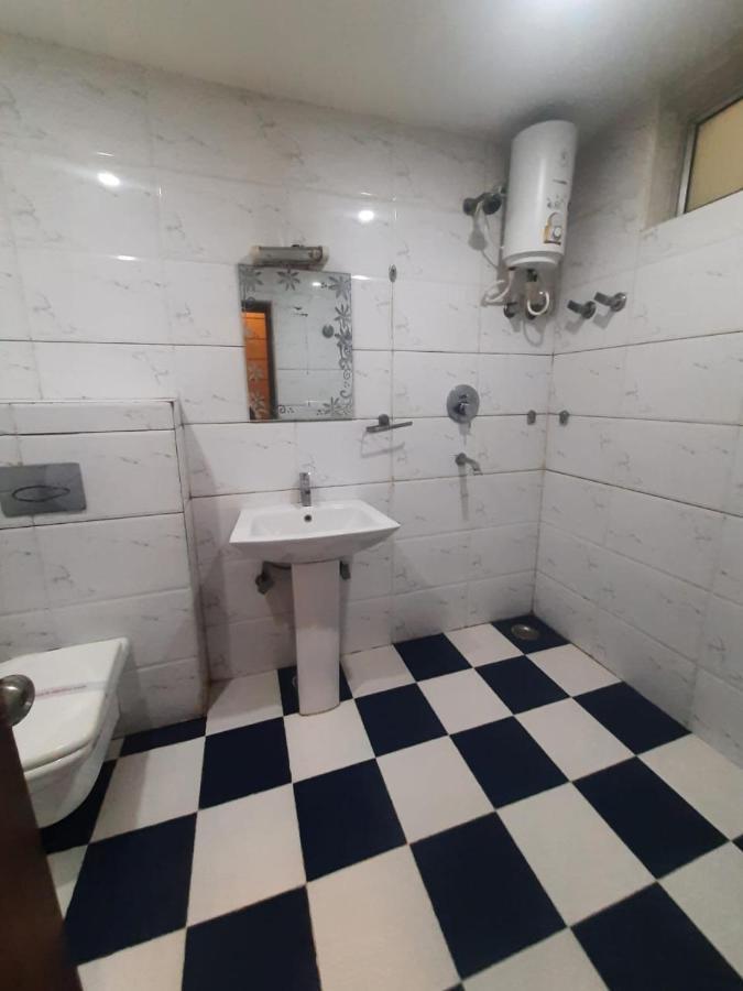 Kartikay Hotel Hisar ภายนอก รูปภาพ