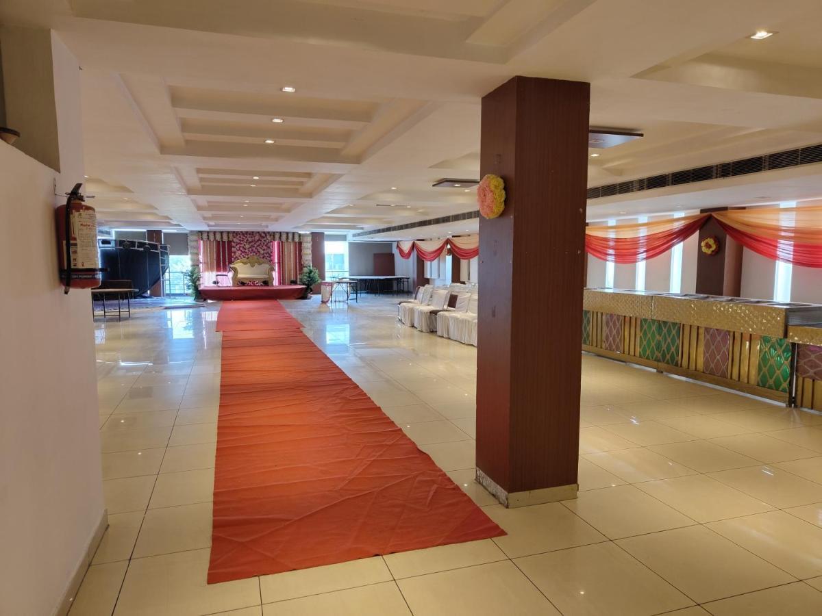 Kartikay Hotel Hisar ภายนอก รูปภาพ
