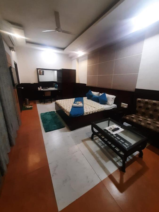 Kartikay Hotel Hisar ภายนอก รูปภาพ
