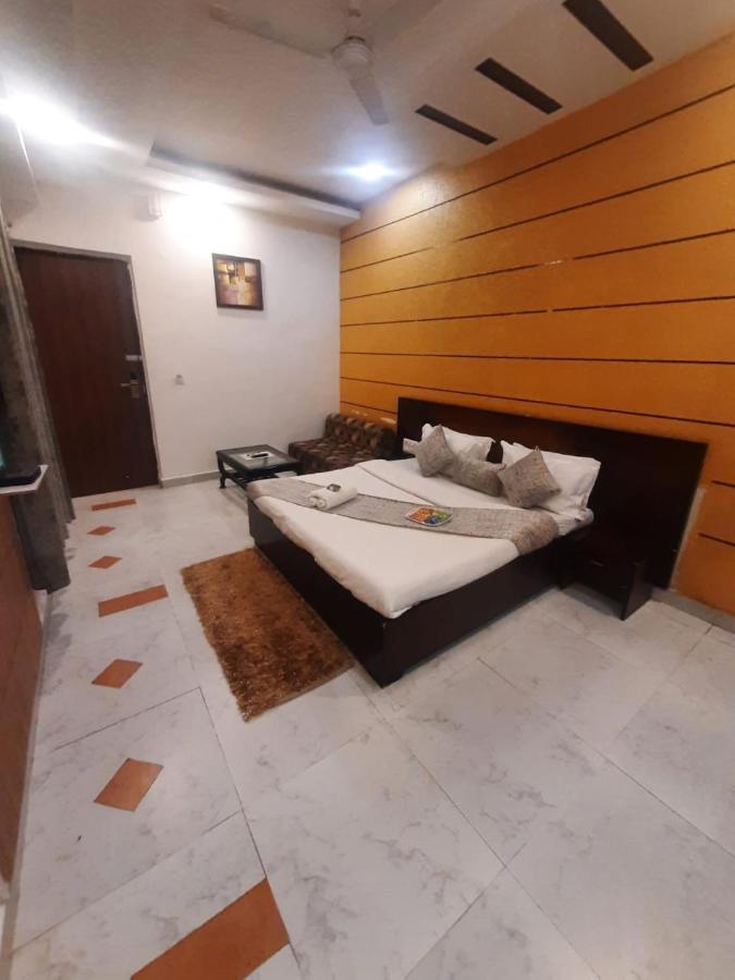 Kartikay Hotel Hisar ภายนอก รูปภาพ