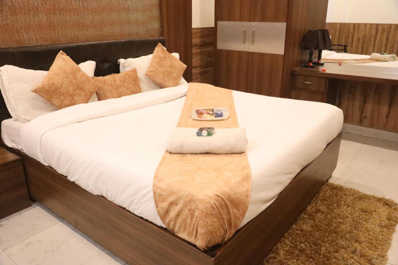 Kartikay Hotel Hisar ภายนอก รูปภาพ