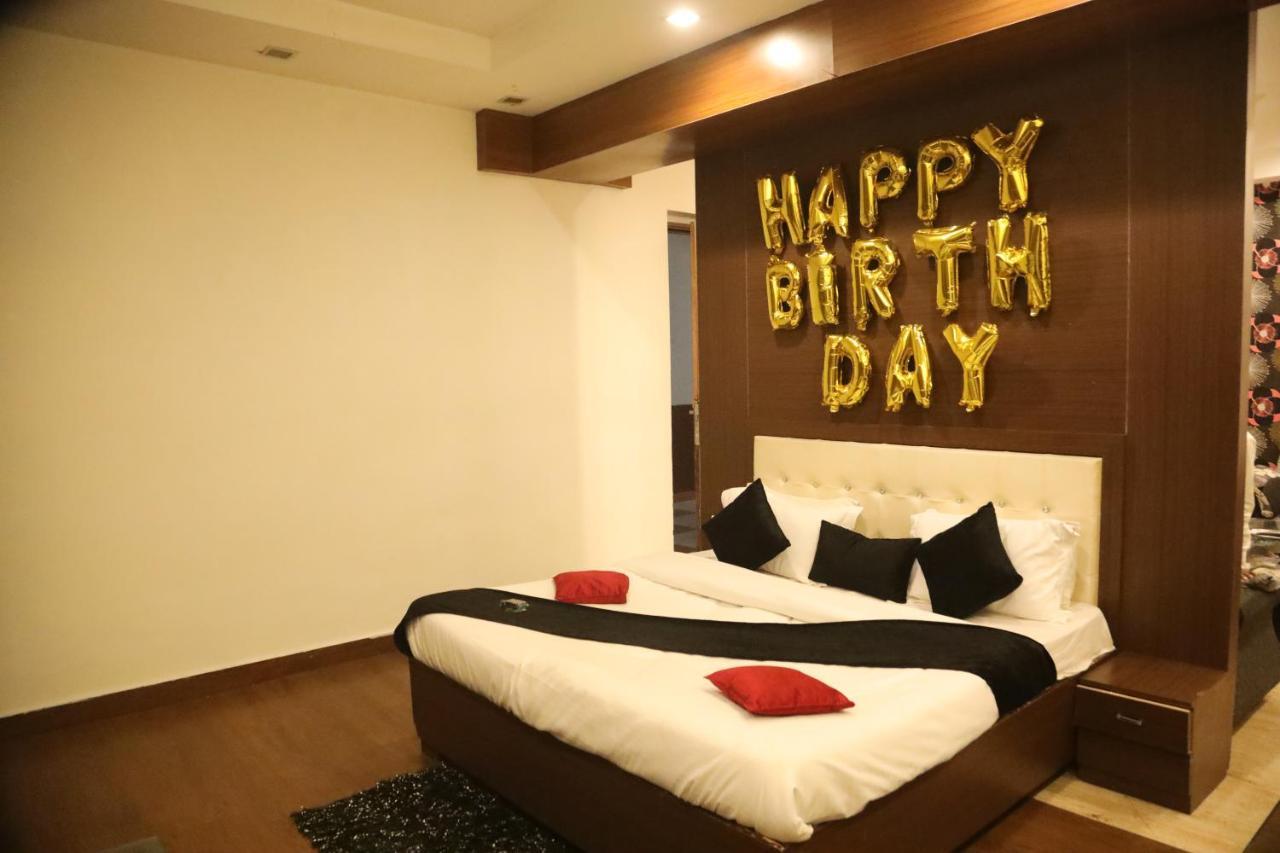 Kartikay Hotel Hisar ภายนอก รูปภาพ