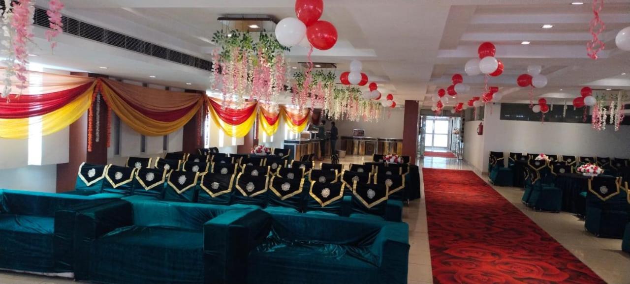 Kartikay Hotel Hisar ภายนอก รูปภาพ